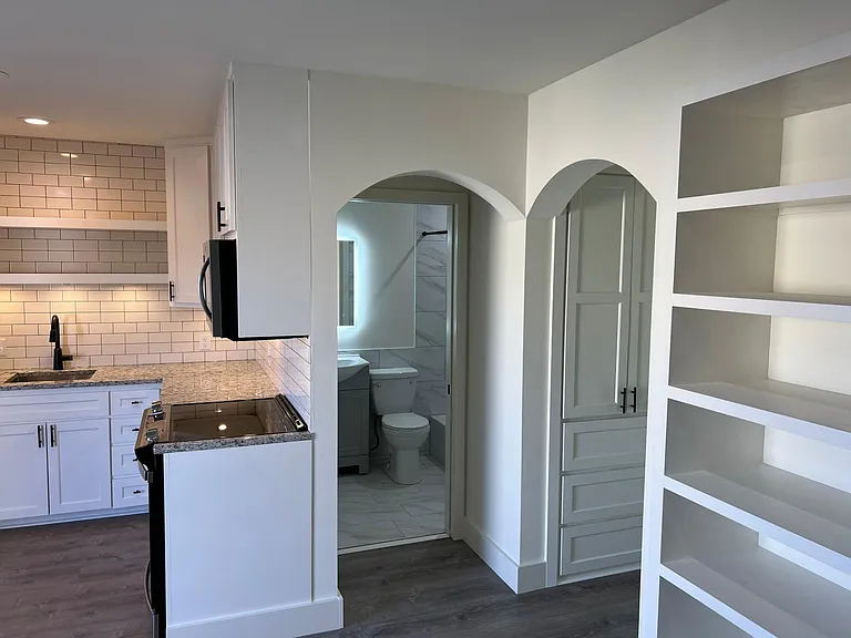 1314 Rosewood Ave #202 — Photo 12
