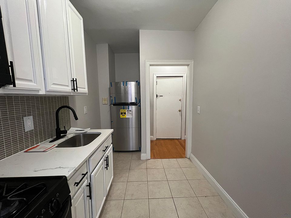 1st image of 167 Manhattan Ave #34