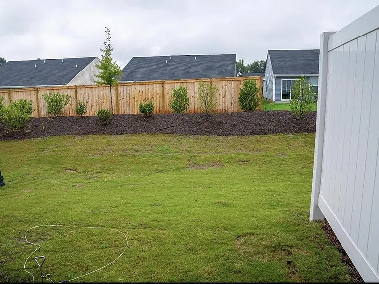 1564 Katherine Ct — Photo 8