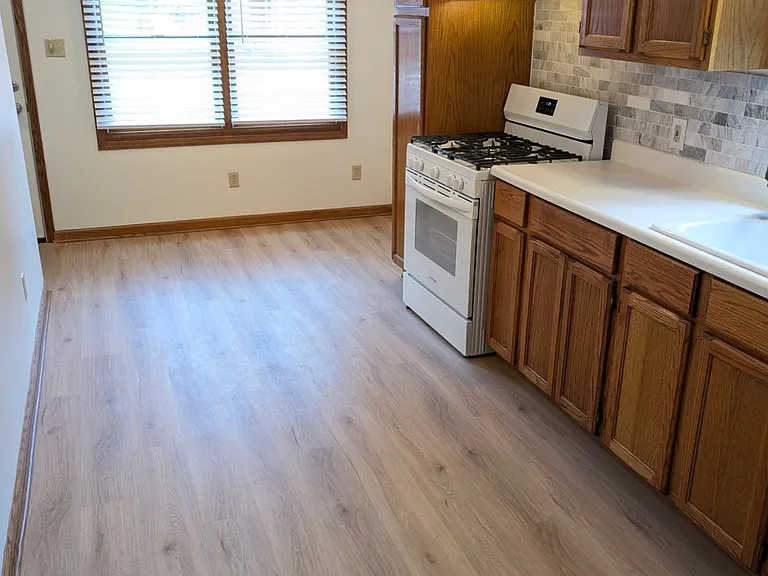 3599-3603 Abbott Rd — Photo 8