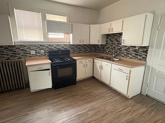 Large eat in kitchen