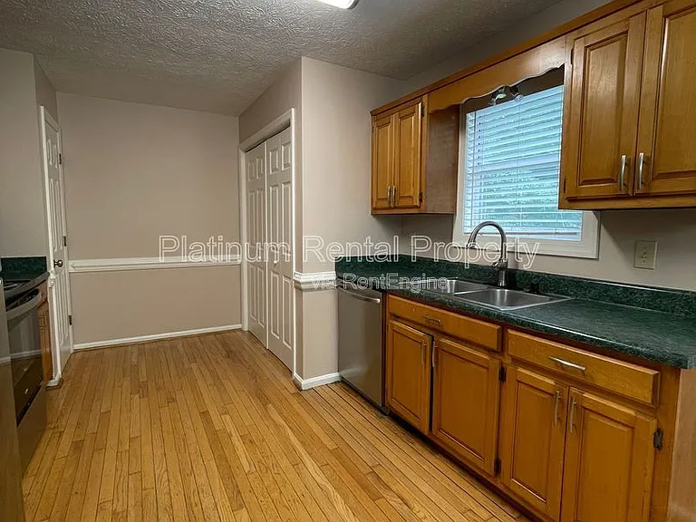 268 Jennifer Ct — Photo 7