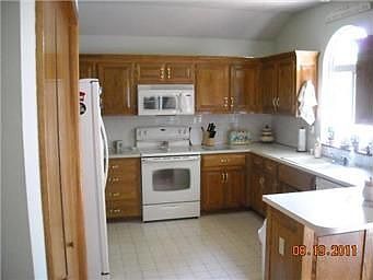 5th image of 205 NW 107th St