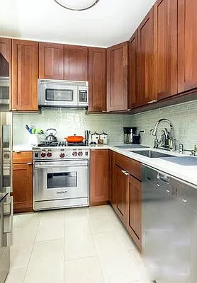 Rented by Wave Real Estate Group | media 17