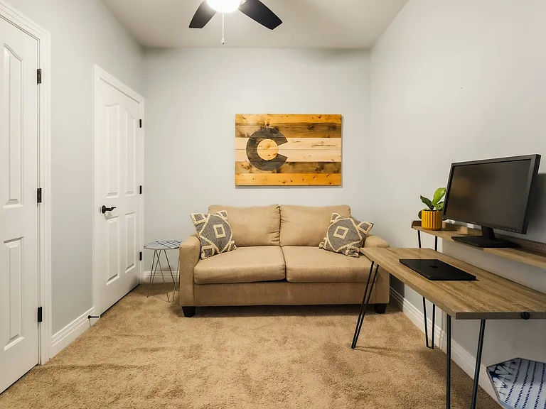 Office/ Second bedroom
