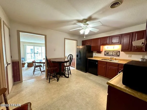 815 Duke Dr APT 314, Grand Forks, ND 58201
