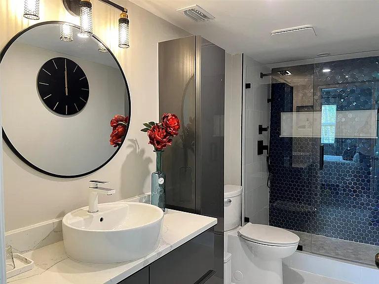 2220 N Cypress Bend Dr #301 — Photo 13