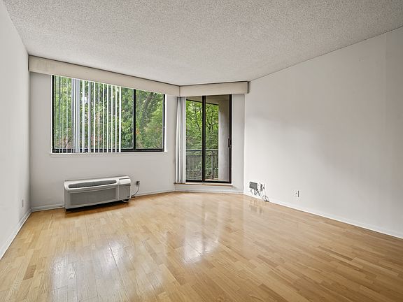 5th image of 50 E Hartsdale Ave APT 2R