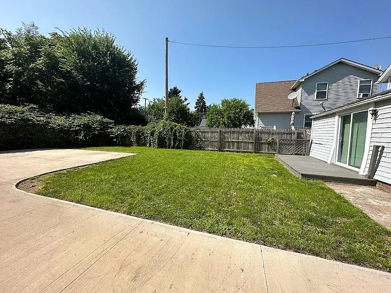 2094 W 44th St #FRONT — Photo 32
