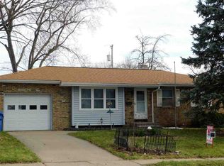 702 Westerfield Rd, Davenport, IA 52806