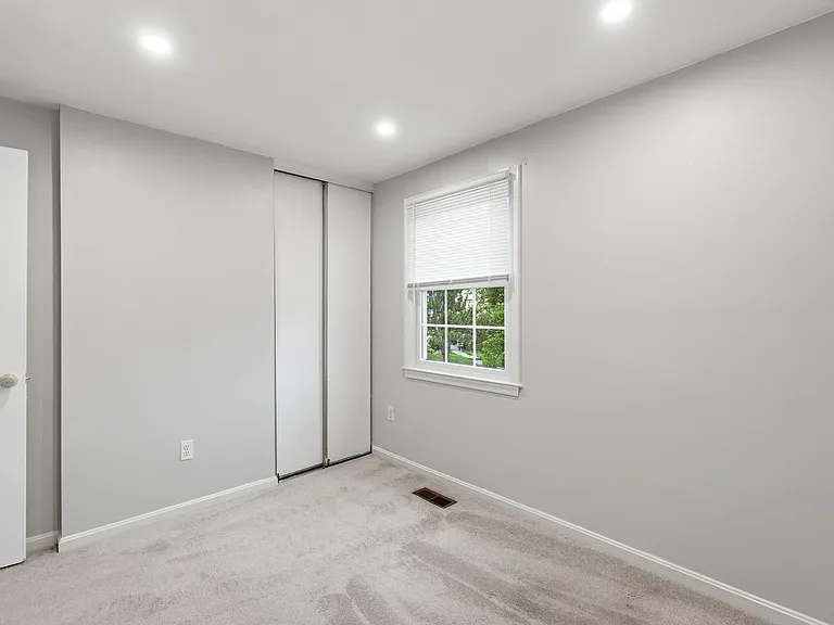 9018 Jersey Dr — Photo 18