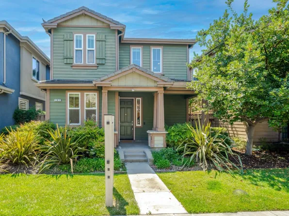 385 Rayos Del Sol Dr, San Jose, CA 95116