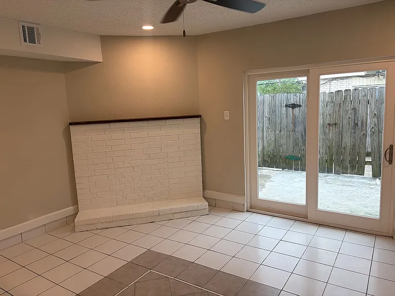 4116 Delaware Ave — Photo 5
