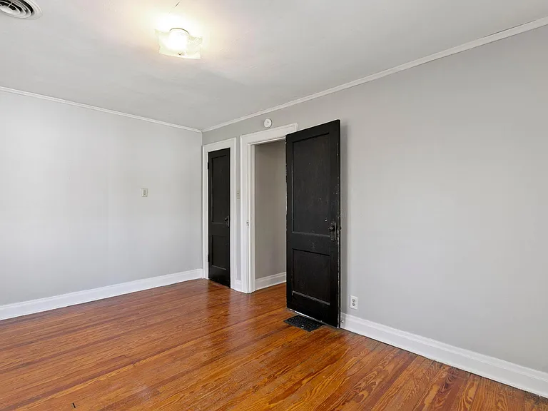 5607 Broadway St — Photo 19