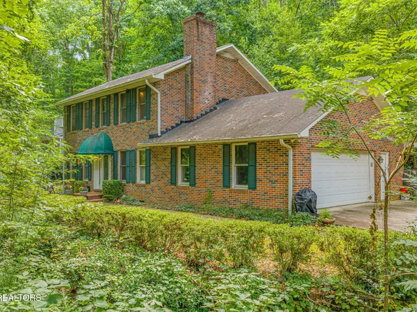 1130 W Outer Dr, Oak Ridge, TN 37830