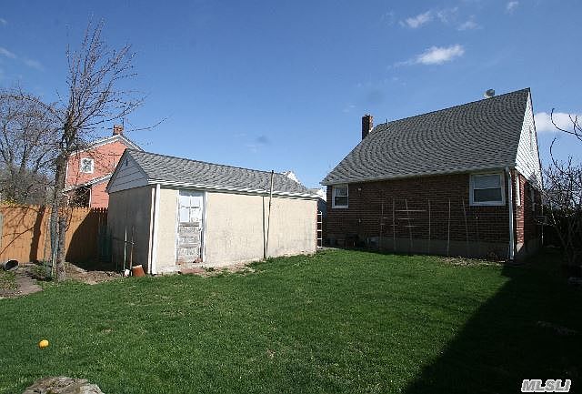 2nd image of 1035 Merillon Ave