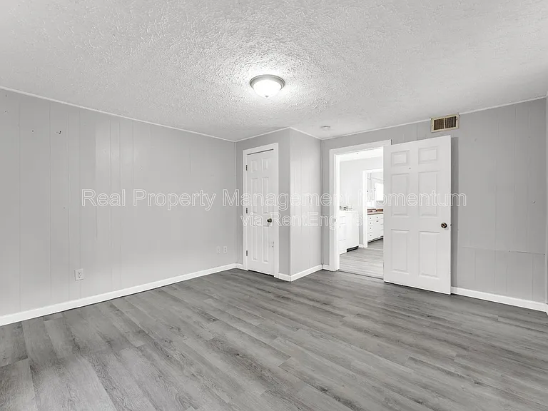 2804 W Washita St — Photo 12