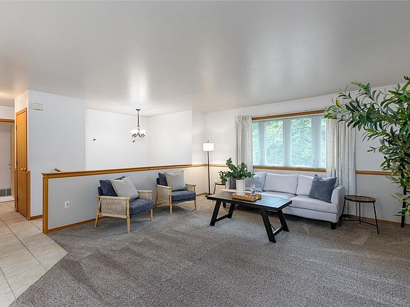 5th image of 1040 Kay Dr