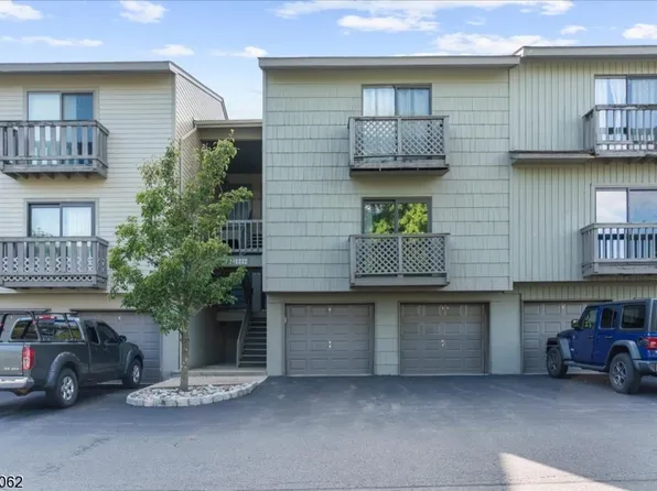 1211 Spruce Hills Dr, Glen Gardner Boro, NJ 08826