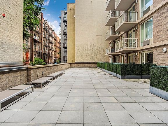 5th image of 1627 Park Ave APT 4A