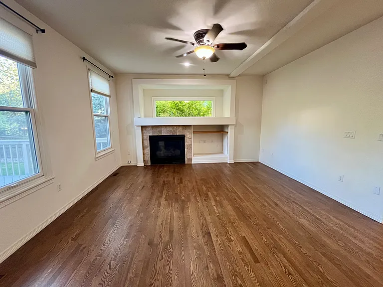 10046 Gwendelyn Ln — Photo 11