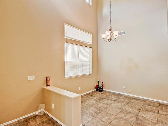 5th image of 3651 E Parkview Dr