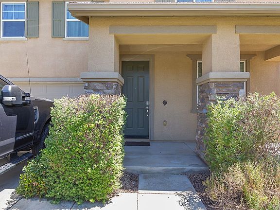 4th image of 34348 Blossoms Dr