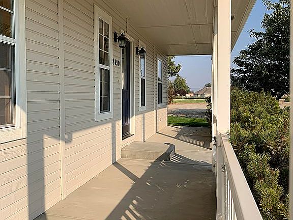 Spacious front porch
