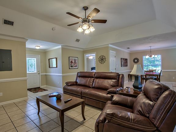 2nd image of 209 Westminister Dr