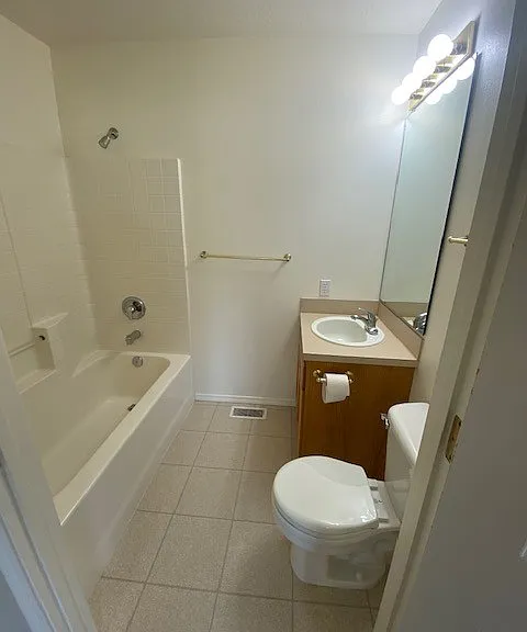 66 Wellsprings Dr — Photo 5