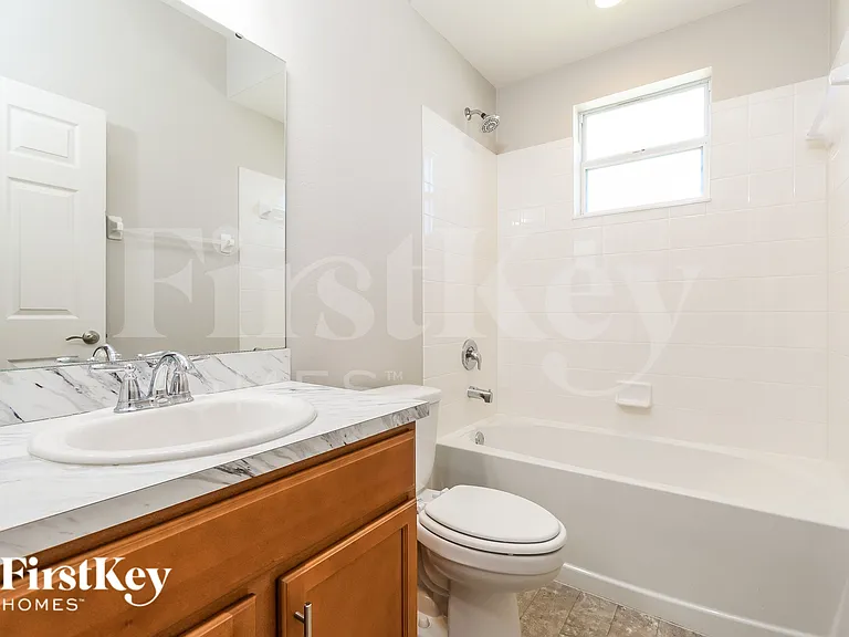 533 Interlock St — Photo 14