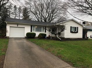 611 Maple Tree Ln, Urbana, OH 43078