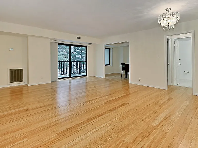 3800 Powell Ln #314 — Photo 11