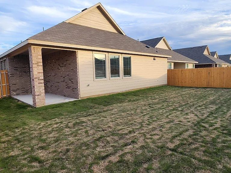 1422 Mesquite Ln — Photo 17