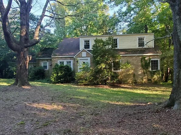 176 Wayside Dr, Winston Salem, NC 27107