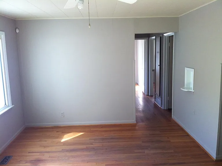 2445 S Sandusky Ave — Photo 7