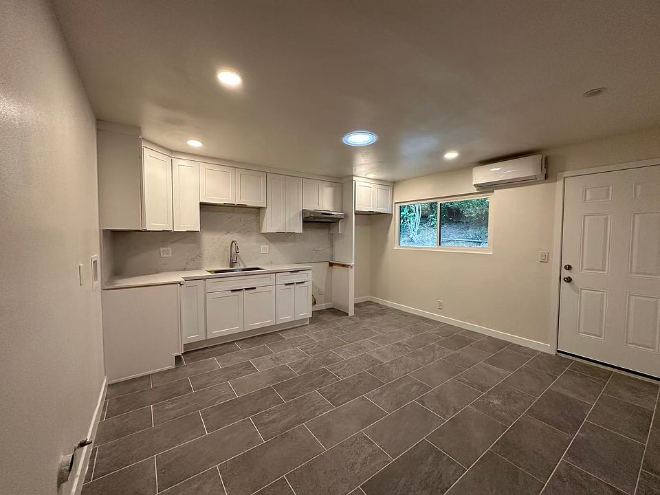 1st image of 176 Hillcrest Dr #B