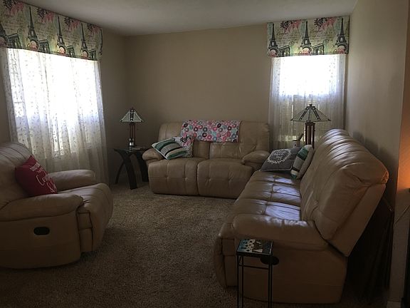 Living room 12 x 18