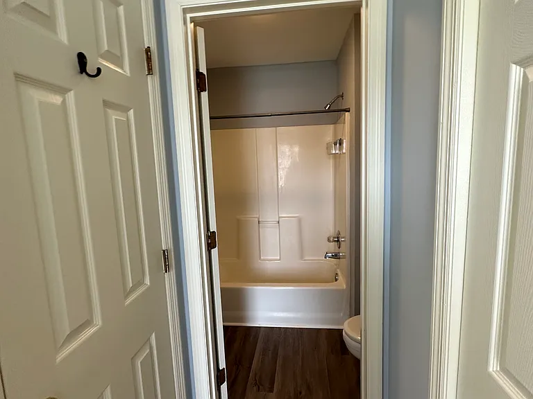 529-531 Big Bear Ln — Photo 12