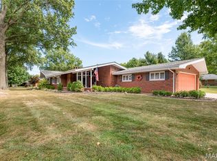 100 Dewey Dr, Collinsville, IL