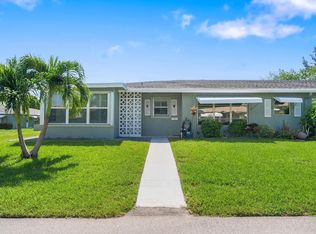 925 S Drive Ter APT B, Delray Beach, FL 33445