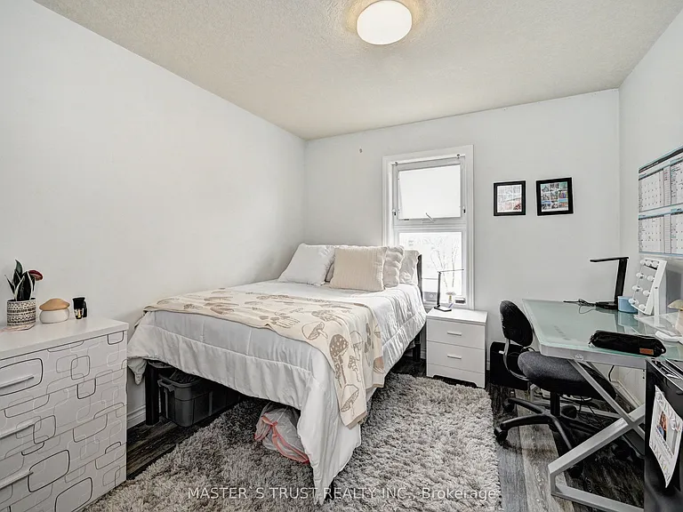 81 Columbia St W #12 — Photo 22