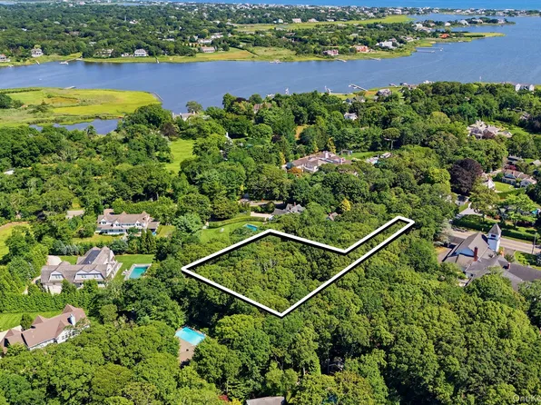 98 Meeting House Road, Westhampton Beach, NY 11978