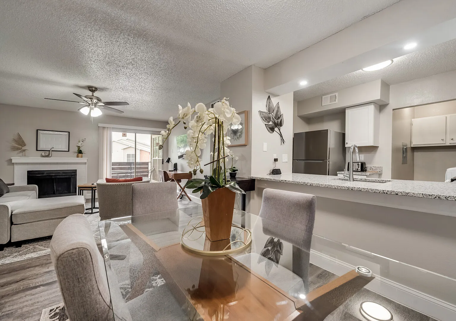 I20 World Cup Stay - 18 min to AT&T - Sleeps 4 - Public Transit — Photo 4