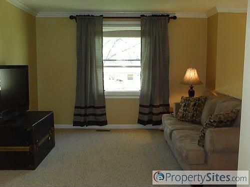 3rd image of 5716 Linden Dr