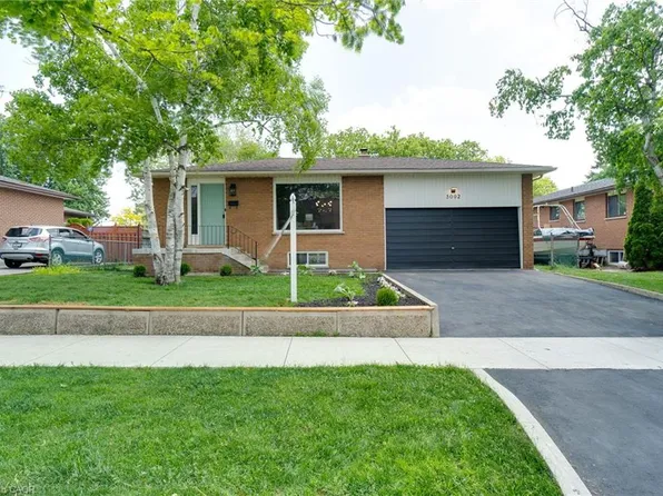 3092 Palmer Dr, Burlington, ON L7M 1S9