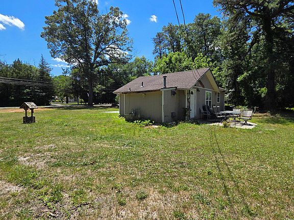 5th image of 117 Pine Ave