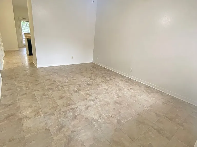 2216 San Gabriel St #304 — Photo 4
