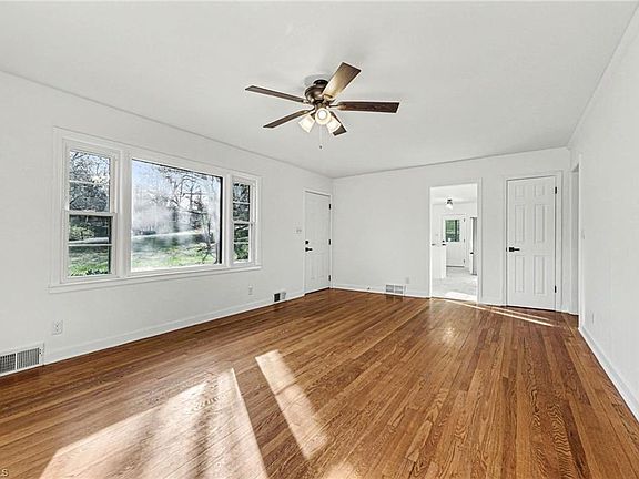 4th image of 3603 Rolling Rd