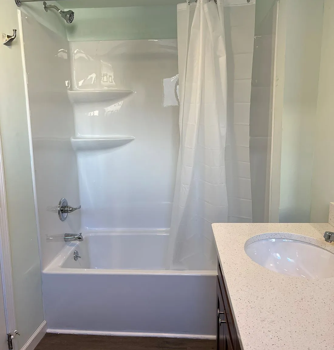 3 bed, $1,600 — Photo 2